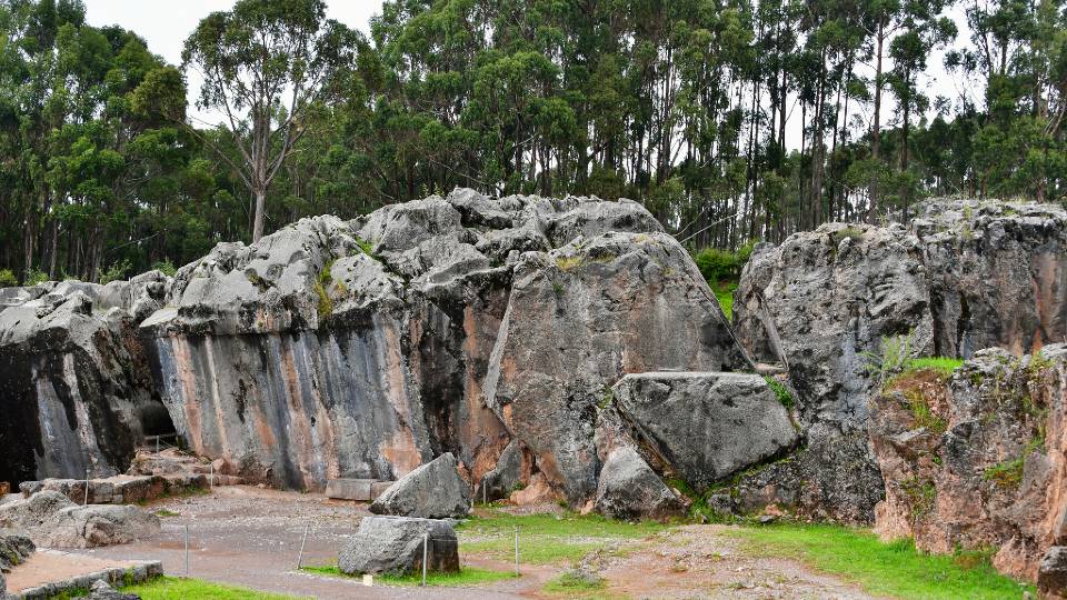 Sitio Arqueológico de Qenqo | Trekero
