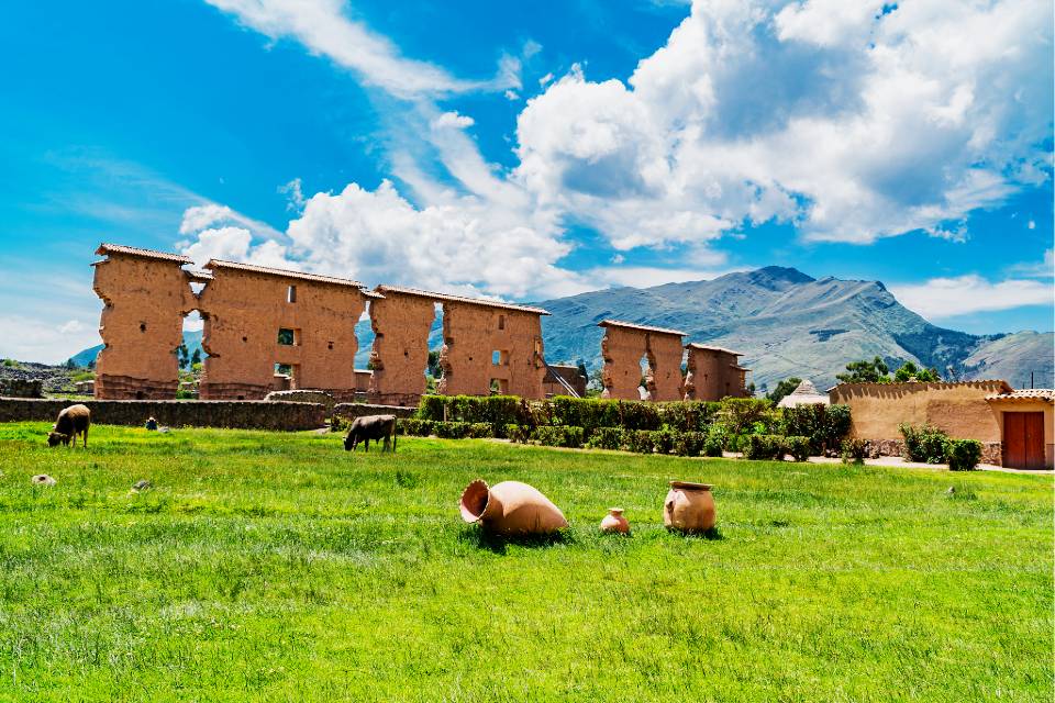 Paisaje arqueológico de Raqchi | Trekero