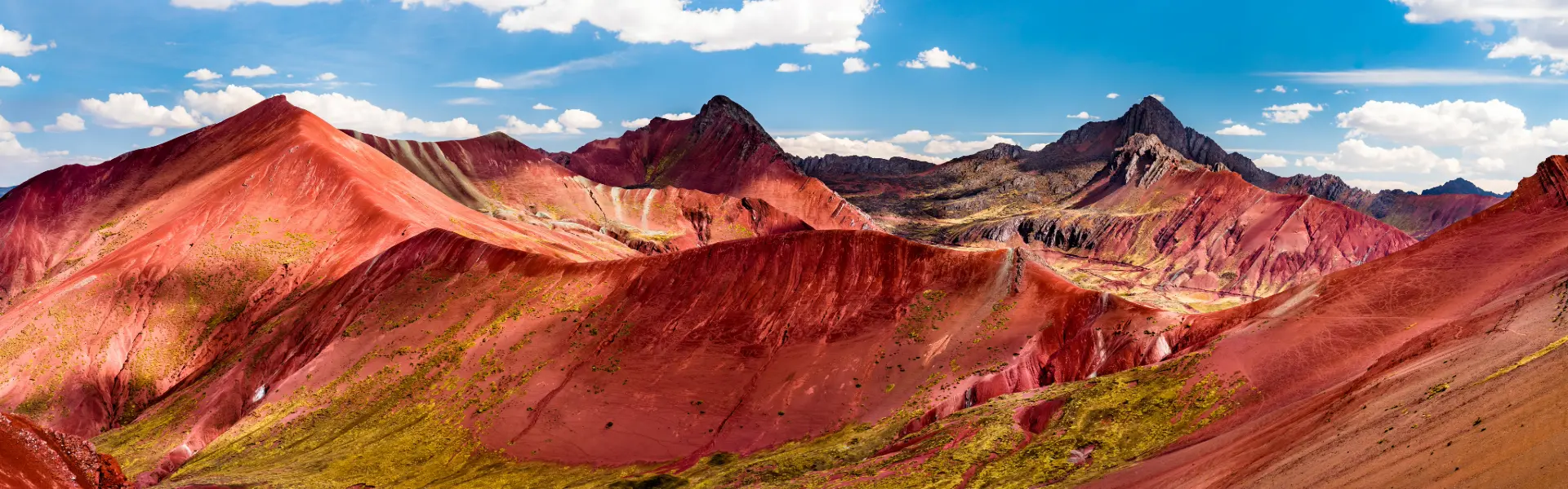 Panorama del Valle Rojo en Cusco | Trekero