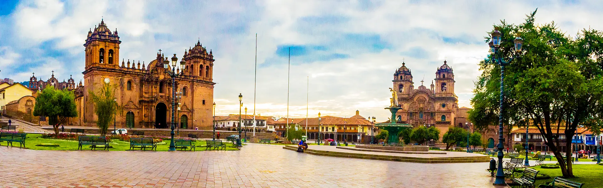 Catedral y Compañía de Jesús en la Plaza de Armas | Trekero