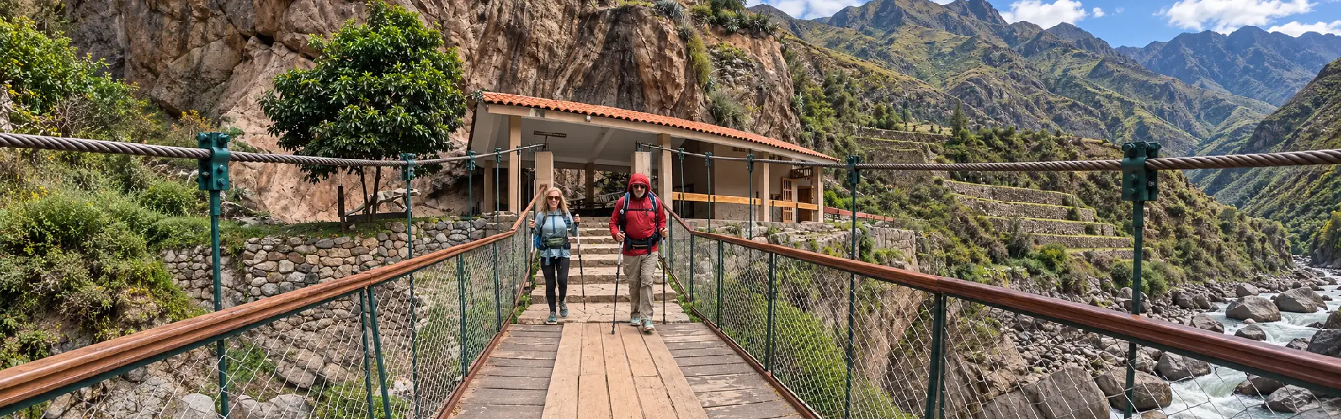 Acceso a Qoriwayrachina por el puente colgante | Trekero