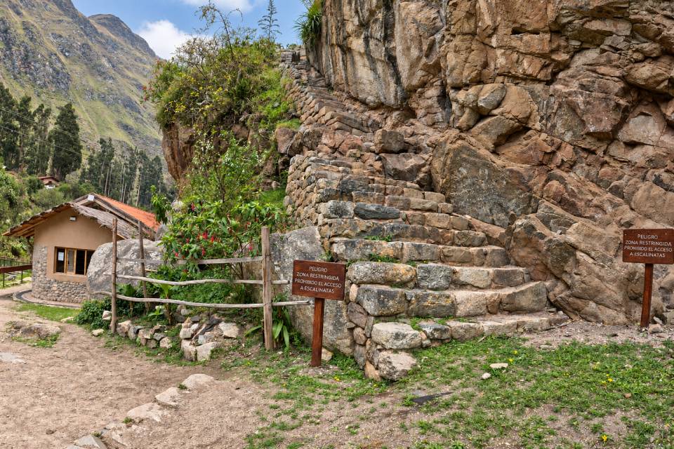 Antiguas escalinatas de Qoriwayrachina | Trekero