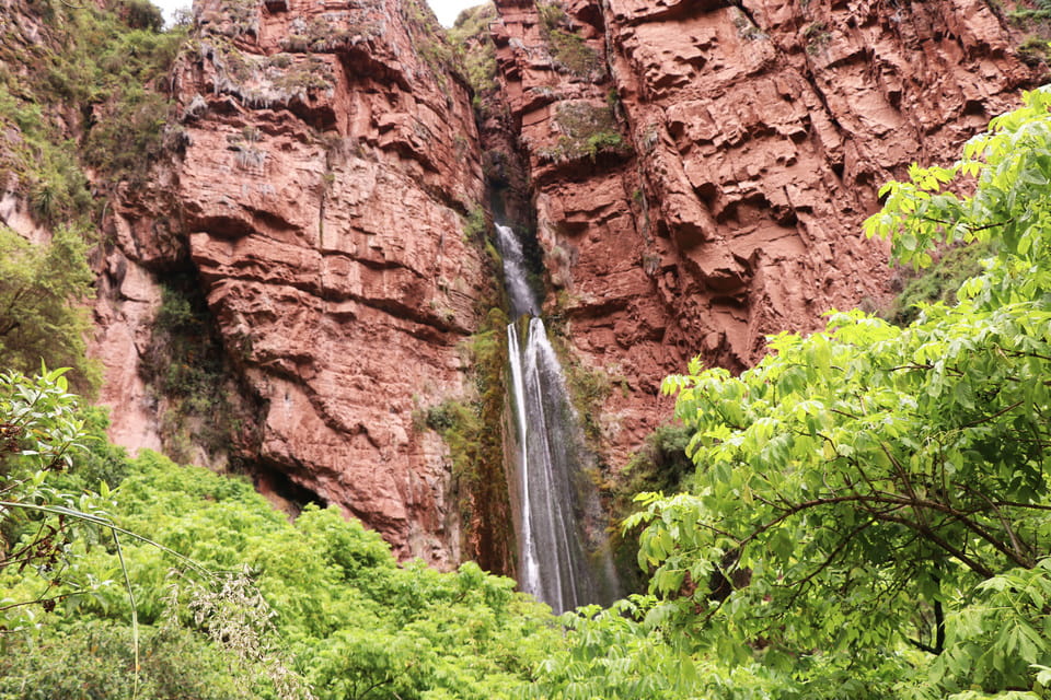 Cataratas de Perolniyoc en Cusco