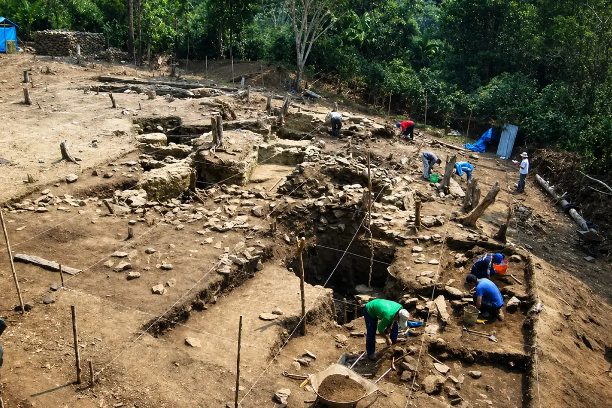 Excavación arqueológica en Espíritu Pampa, donde se encontraron evidencias Wari