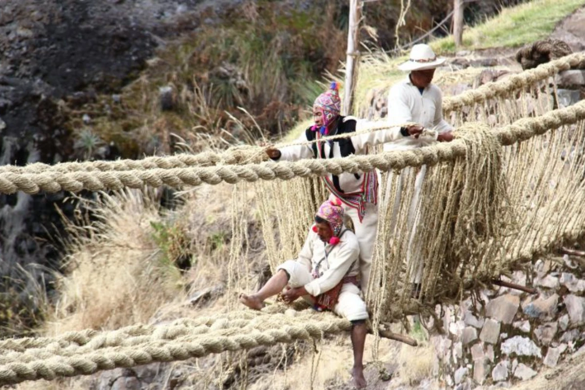 Renovación del puente Q’eswachaka en Quehue, Canas