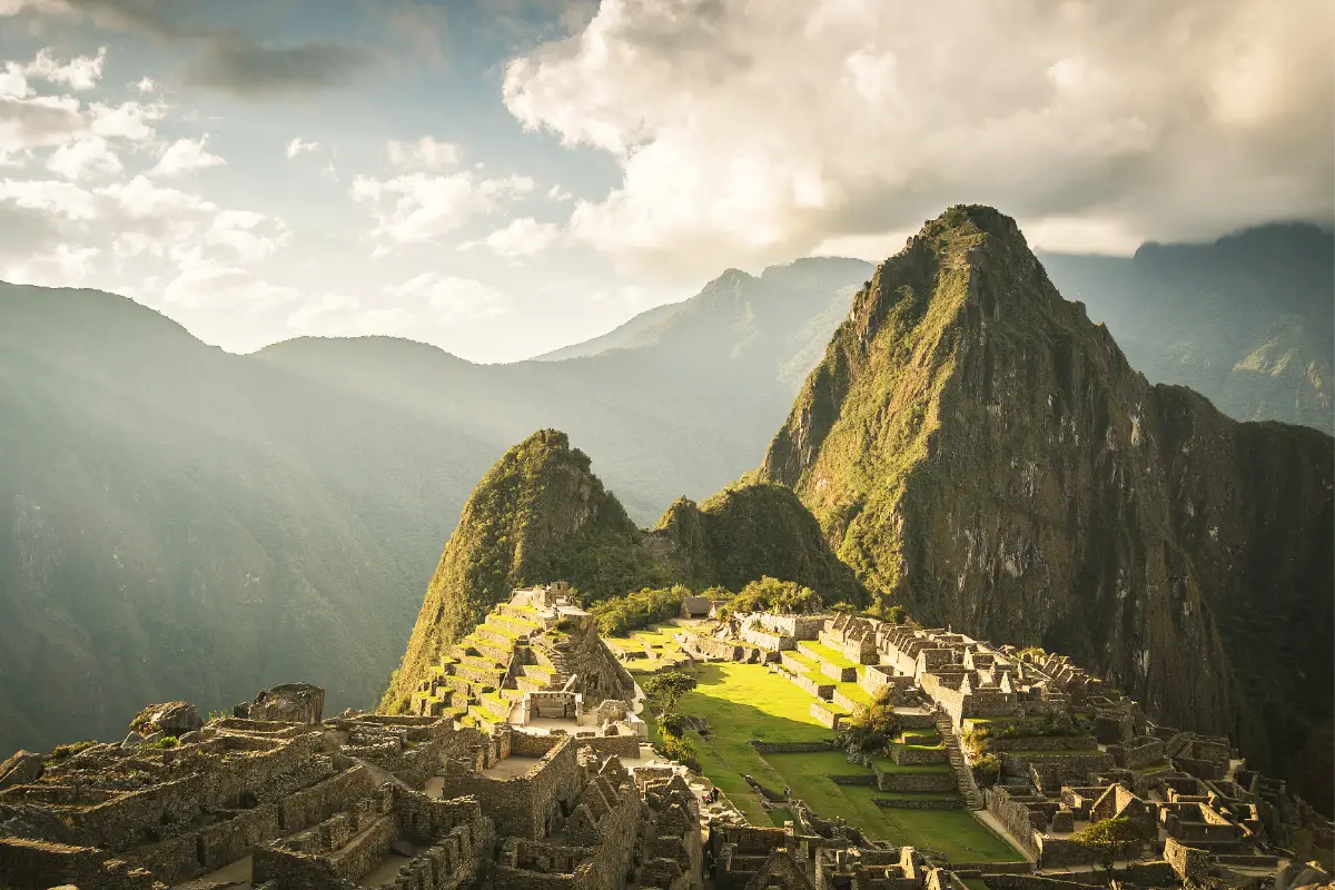 Amanecer en la ciudadela de Machu Picchu | Trekero