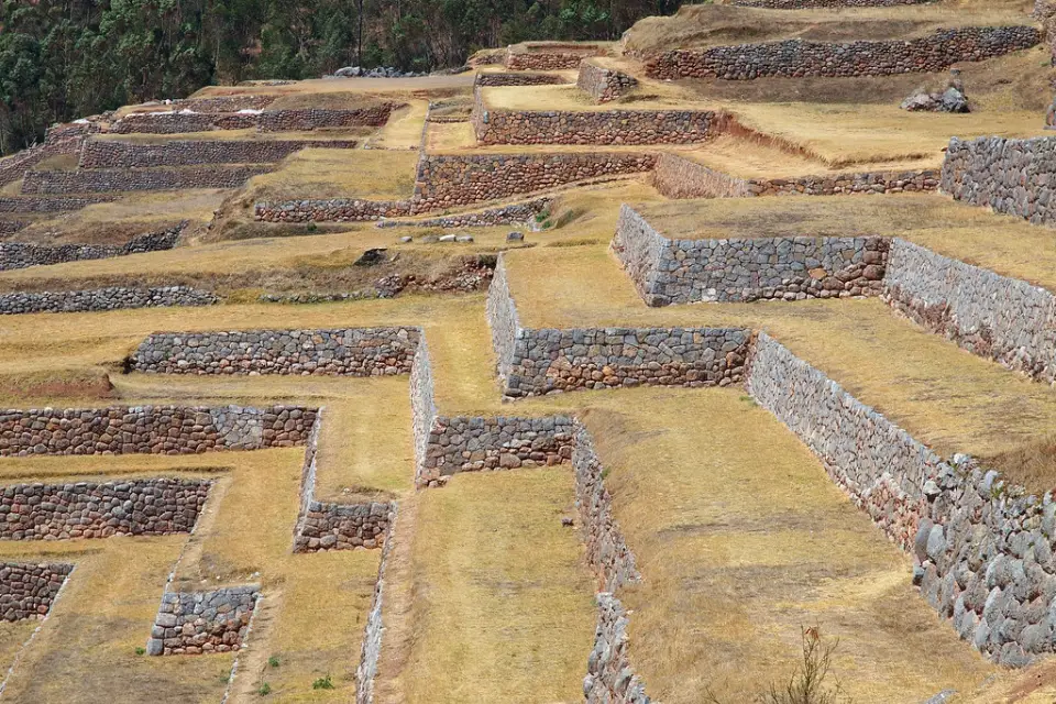 Andenes del Centro Arqueológico de Chinchero