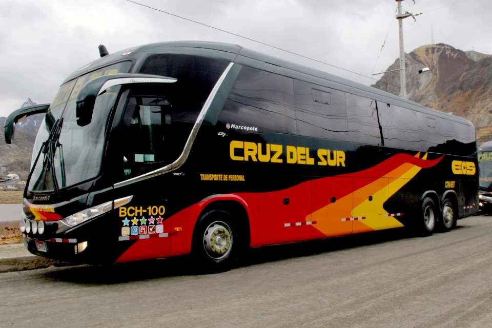 como llegar a machu picchu desde lima por tierra en bus cruz del sur