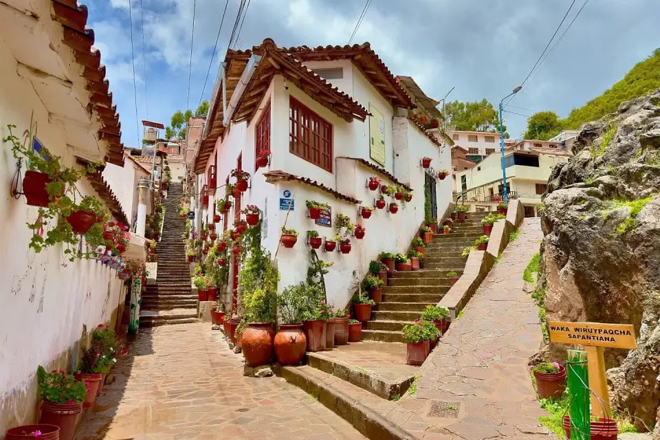 Calle Siete Borreguitos y la Waka Wiruypaqcha Sapantiana