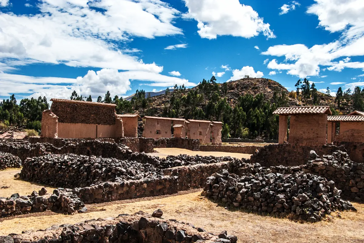Centro Arqueológico de Raqchi | Trekero