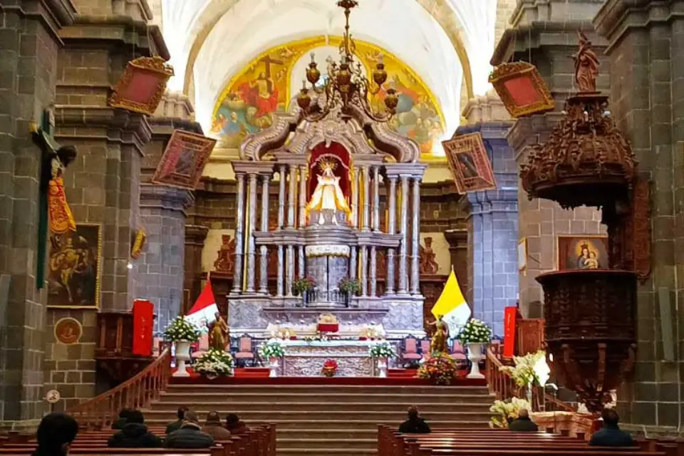 El altar mayor de la Catedral del Cusco