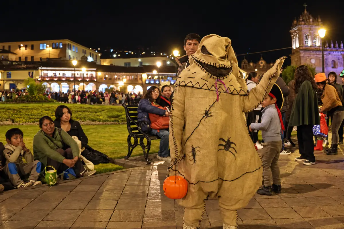 Halloween en la Plaza de Armas de Cusco | Trekero
