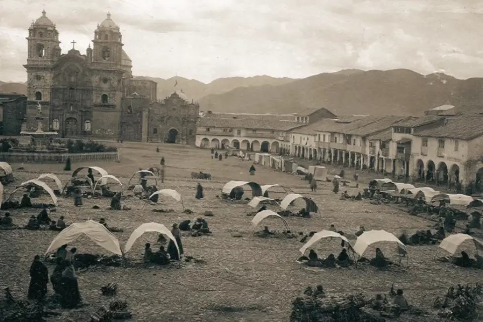 El comercio en la Plaza 