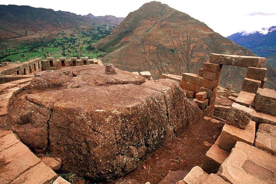 Vista del Intihuatana en Pisac