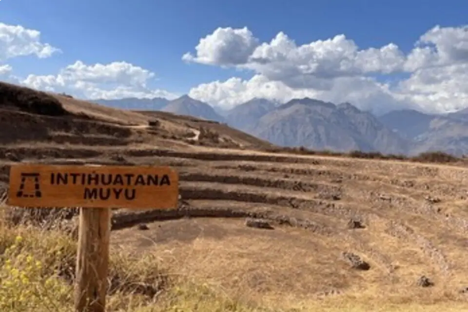 El Intihuatana Muyu en Moray