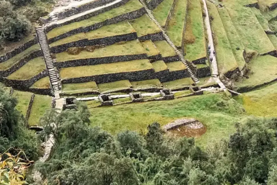 Los baños del inca en Phuyupatamarca