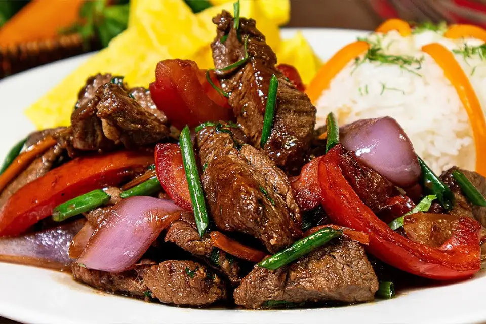 Lomo saltado