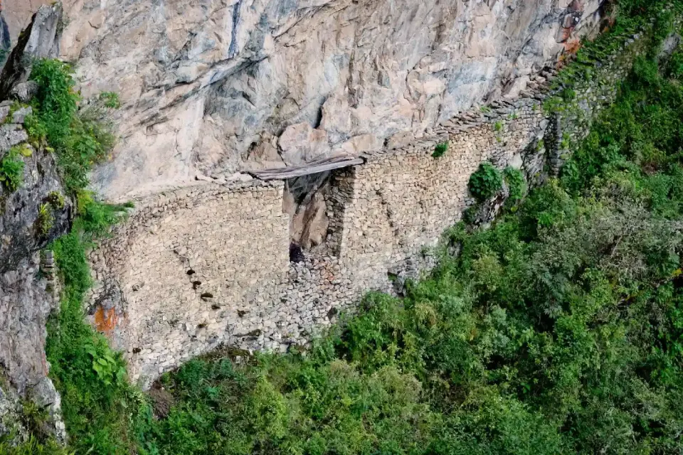 Puente Inca en Machu Picchu accesible con entrada Machu Picchu Circuito 1 Ruta 1D