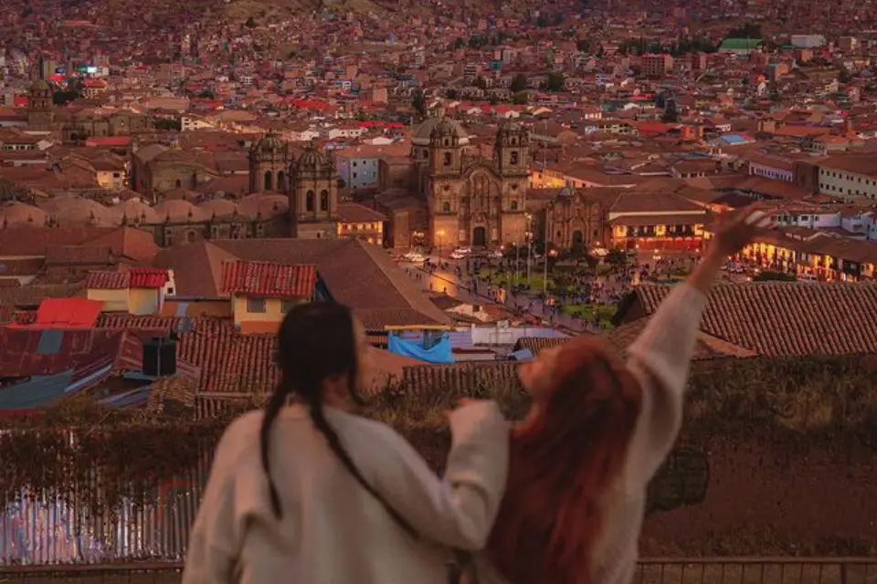 El Mirador San Cristóbal de noche