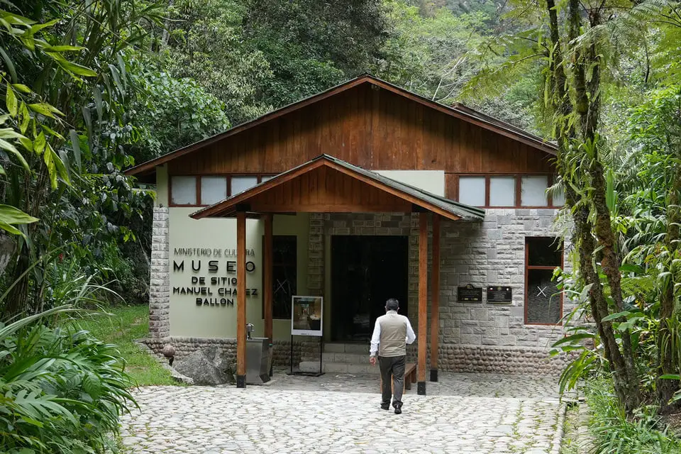 Museo de Sitio Manuel Chávez Ballón 