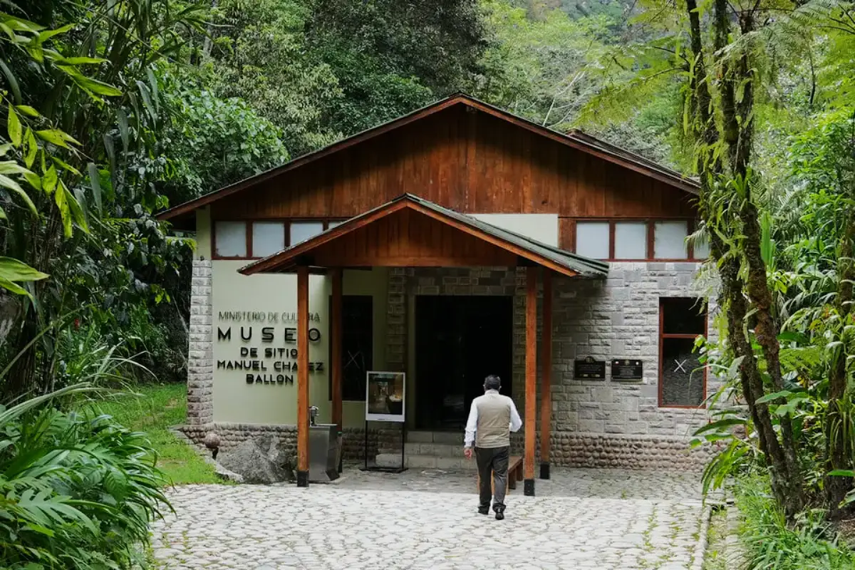 Museo de Sitio Manuel Chávez Ballón en Machu Picchu Pueblo | Trekero