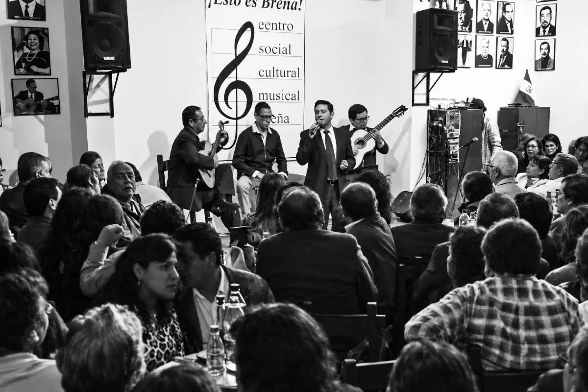 Peña criolla y música en vivo en Breña, Lima | Trekero