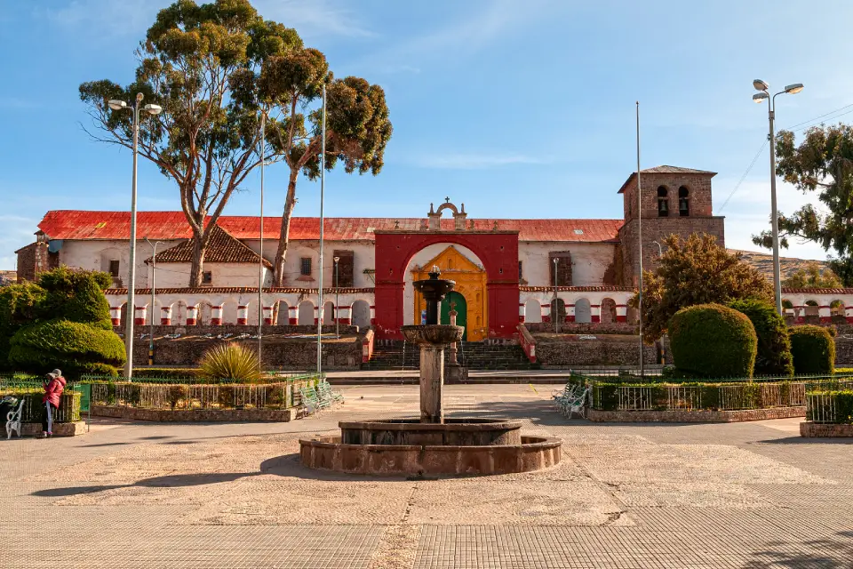 Plaza de Armas de Chucuito