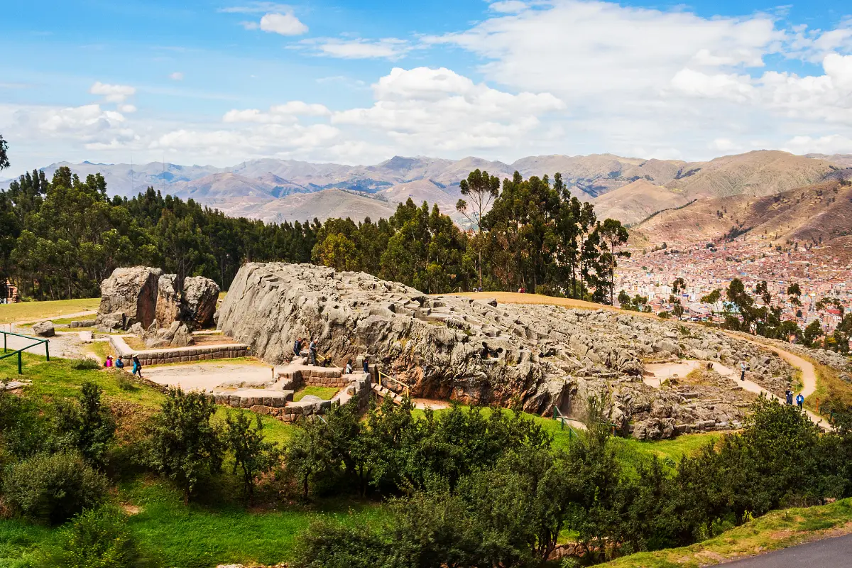 Sitio Arqueológico de Qenqo | Trekero