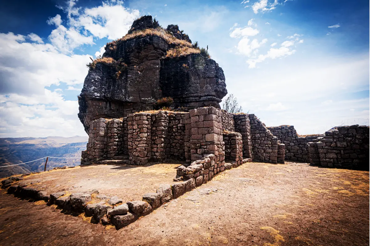 Recintos arqueológicos de Waqrapukara | Trekero