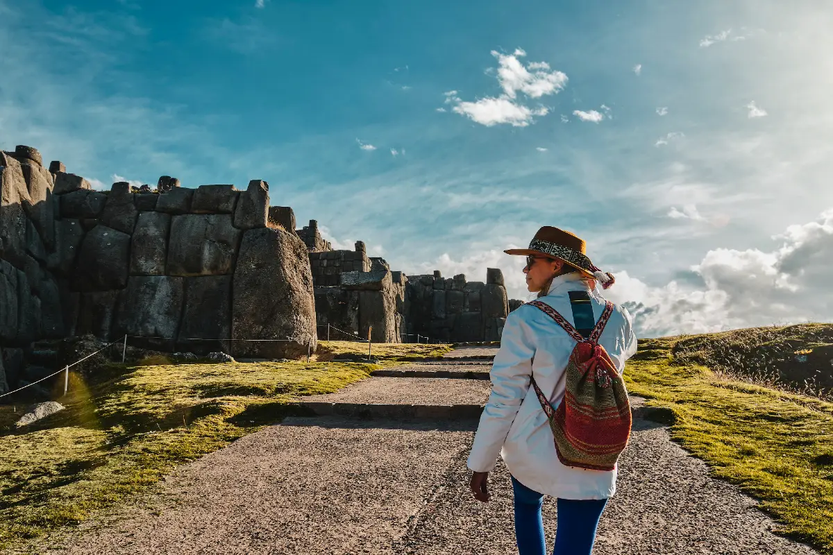 Camino hacia Sacsayhuamán | Trekero