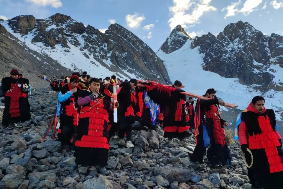 Fiesta y peregrinación al Señor de Qoyllur Rit'i