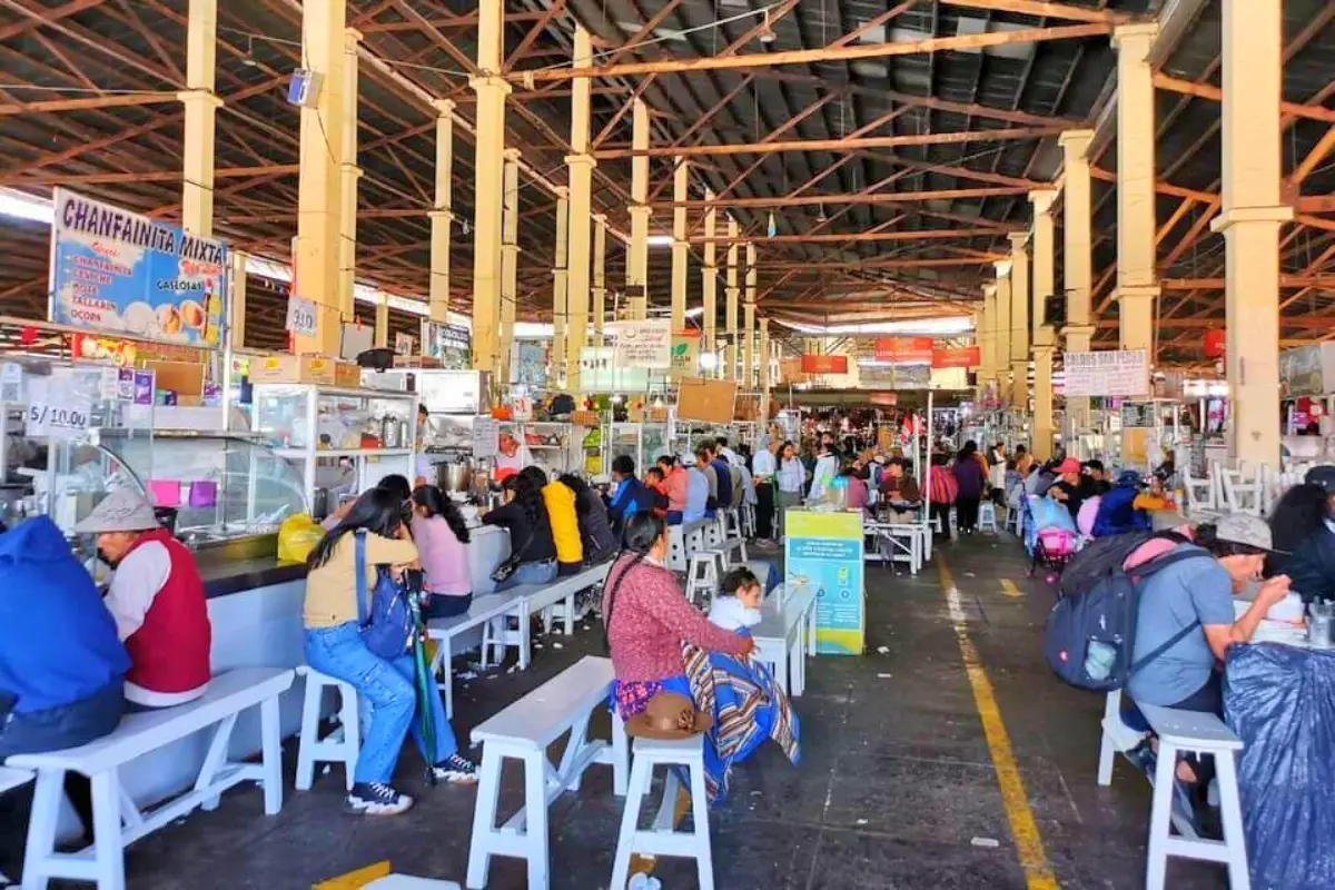 Sección comidas del mercado de San Pedro | Trekero