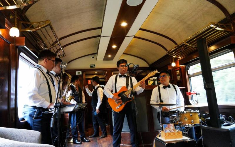 Música en vivo a bordo del Hiram Bingham | Trekero