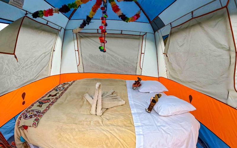 Campamento equipado para descansar en plena cordillera andina | Trekero