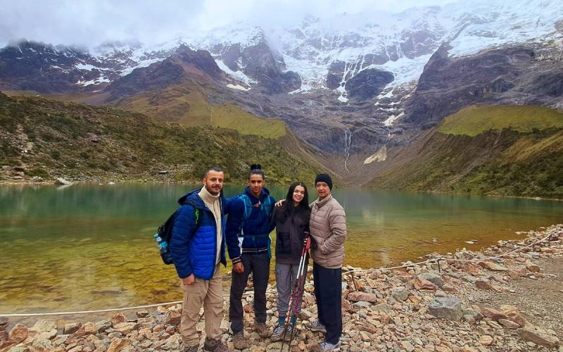 Laguna Humantay y montañas nevadas | Trekero