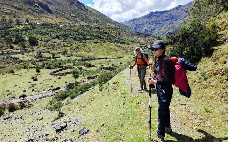 Paisaje del Valle de Lares en Cusco | Trekero
