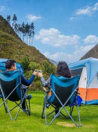 Bebidas al atardecer entre los paisajes de los Andes | Trekero