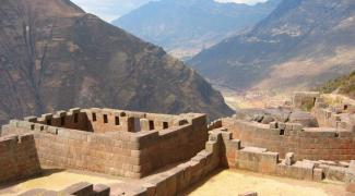 Intihuatana en Pisac: El Reloj Solar de los Incas Intihuatana en Pisac: El Reloj Solar de los Incas