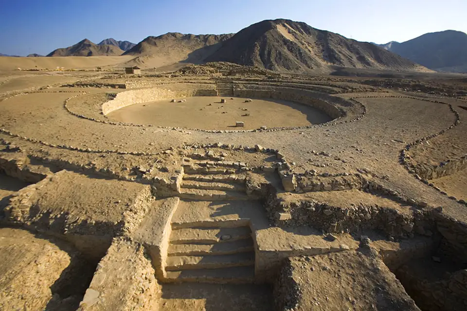 Templo del Anfiteatro en Caral