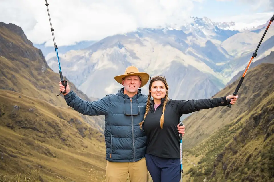 Turistas en Warmiwañusca