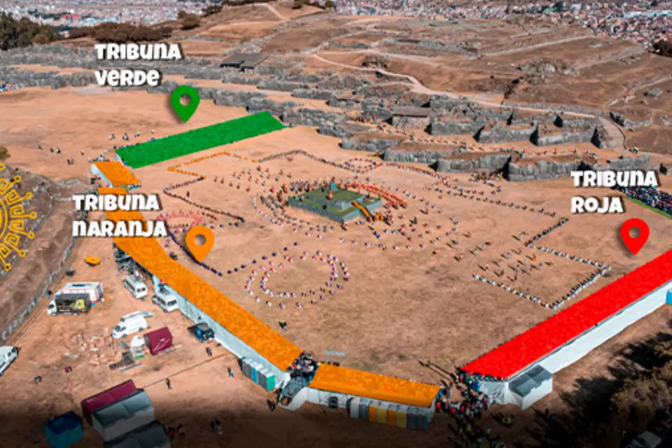 Tribunas en el Sacsayhuamán