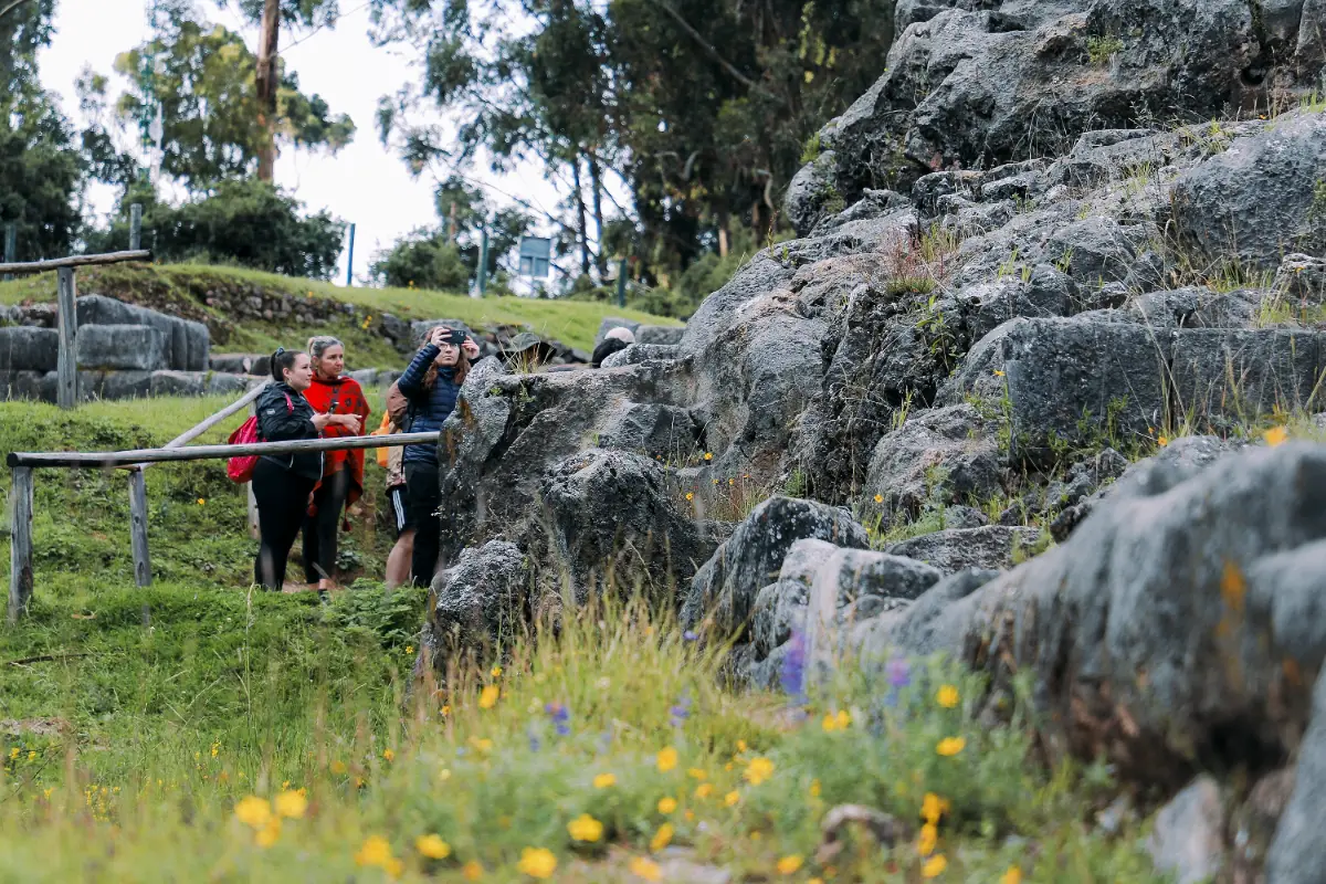 Arquitectura del Sitio Arqueológico de Qenqo | Trekero