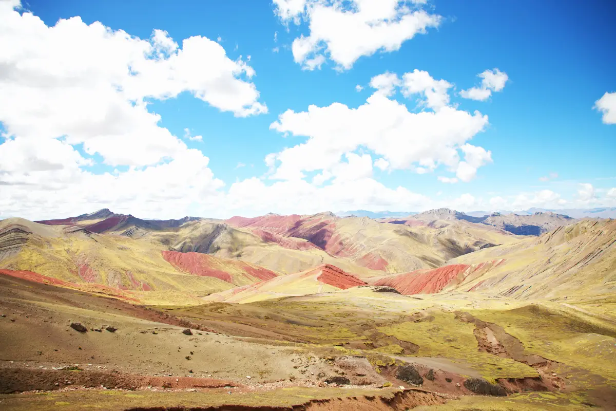 Vista panorámica de la montaña de colores de Palcoyo | Trekero